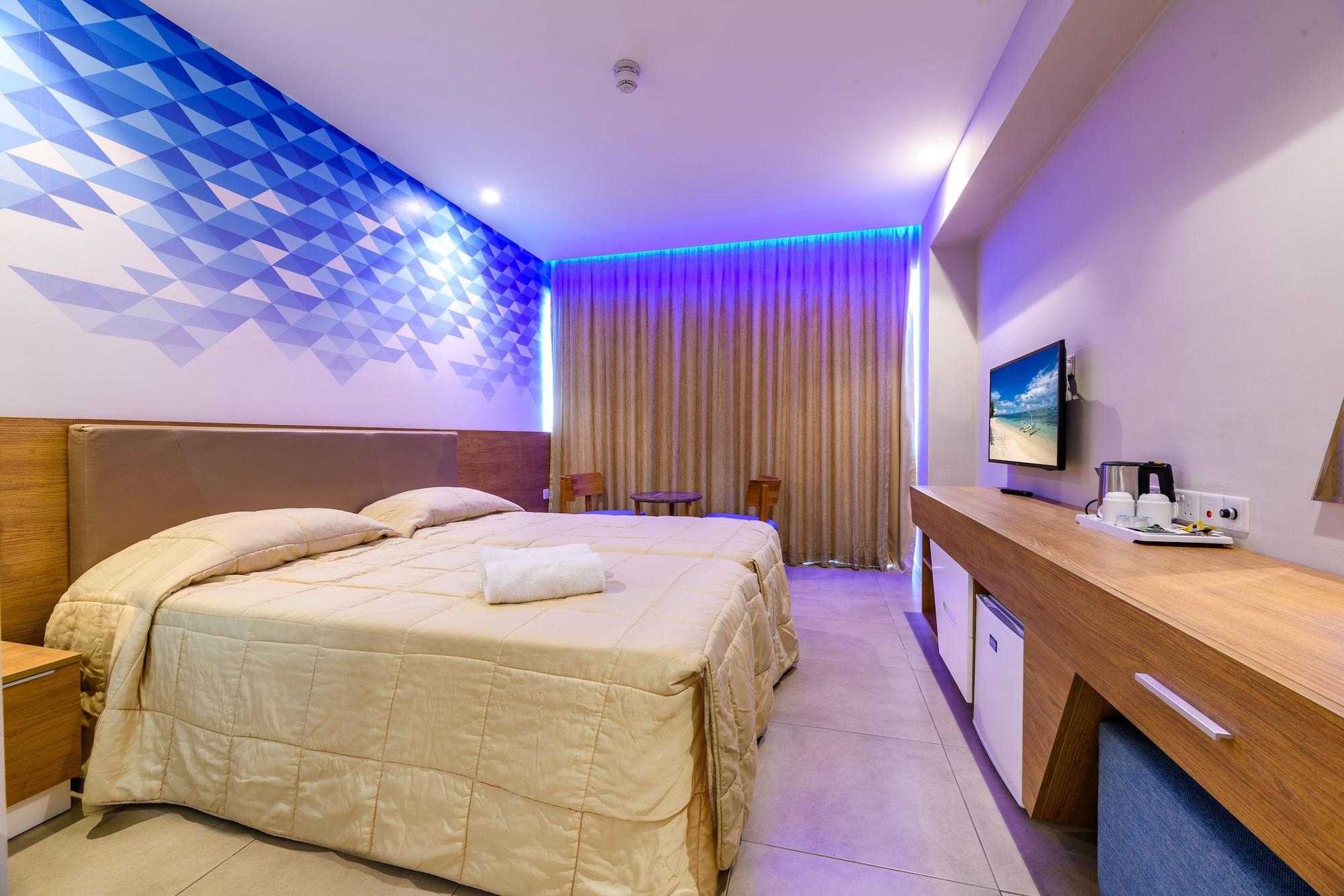 Seasons Hotel (Adults Only) 아이아 나파 외부 사진