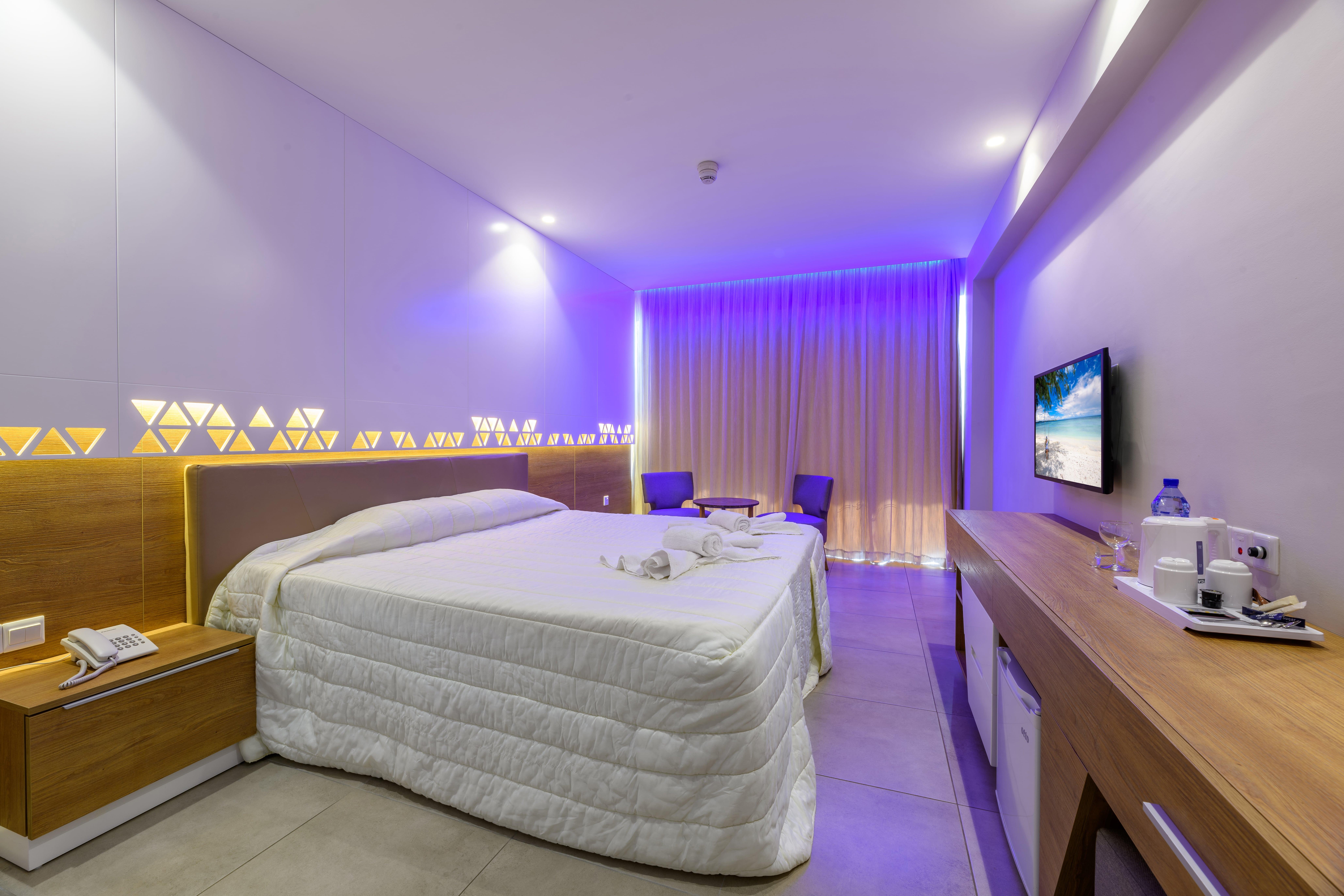 Seasons Hotel (Adults Only) 아이아 나파 외부 사진