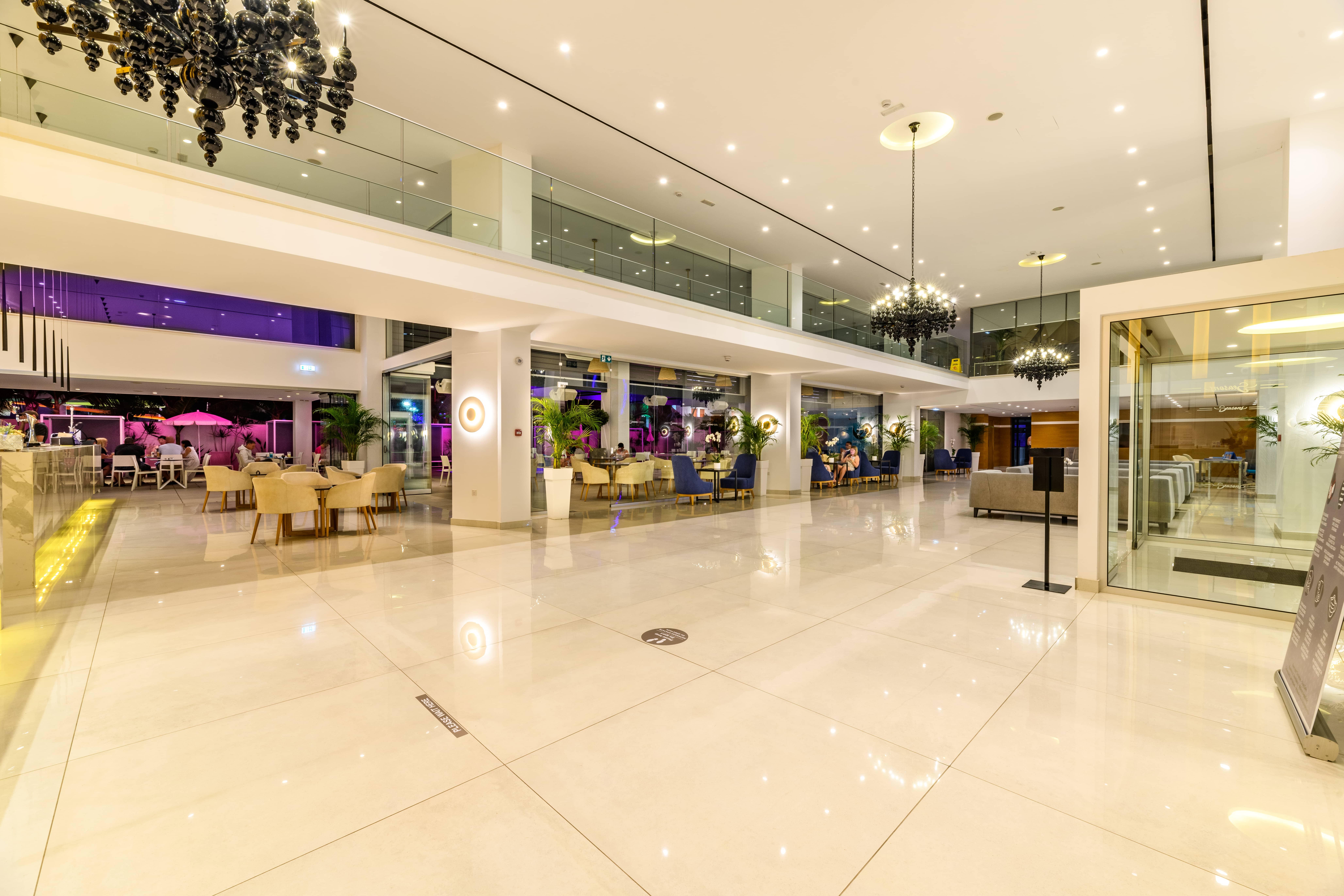 Seasons Hotel (Adults Only) 아이아 나파 외부 사진