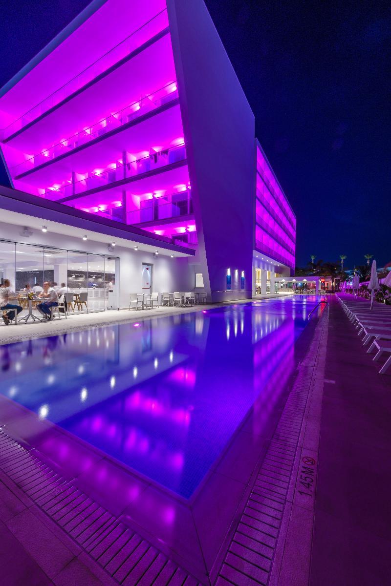 Seasons Hotel (Adults Only) 아이아 나파 외부 사진